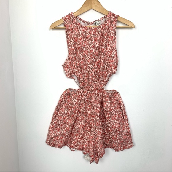 NWT American Eagle Cut-Out Romper - Picture 3 of 8